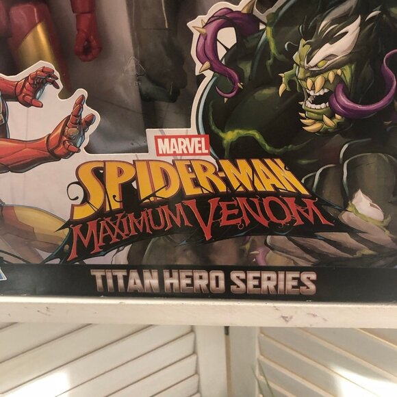 NIB Hasbro Marvel Titan Hero 12" Spider-Man Max Venom Iron Man Vs Venomized Hulk - Picture 9 of 9